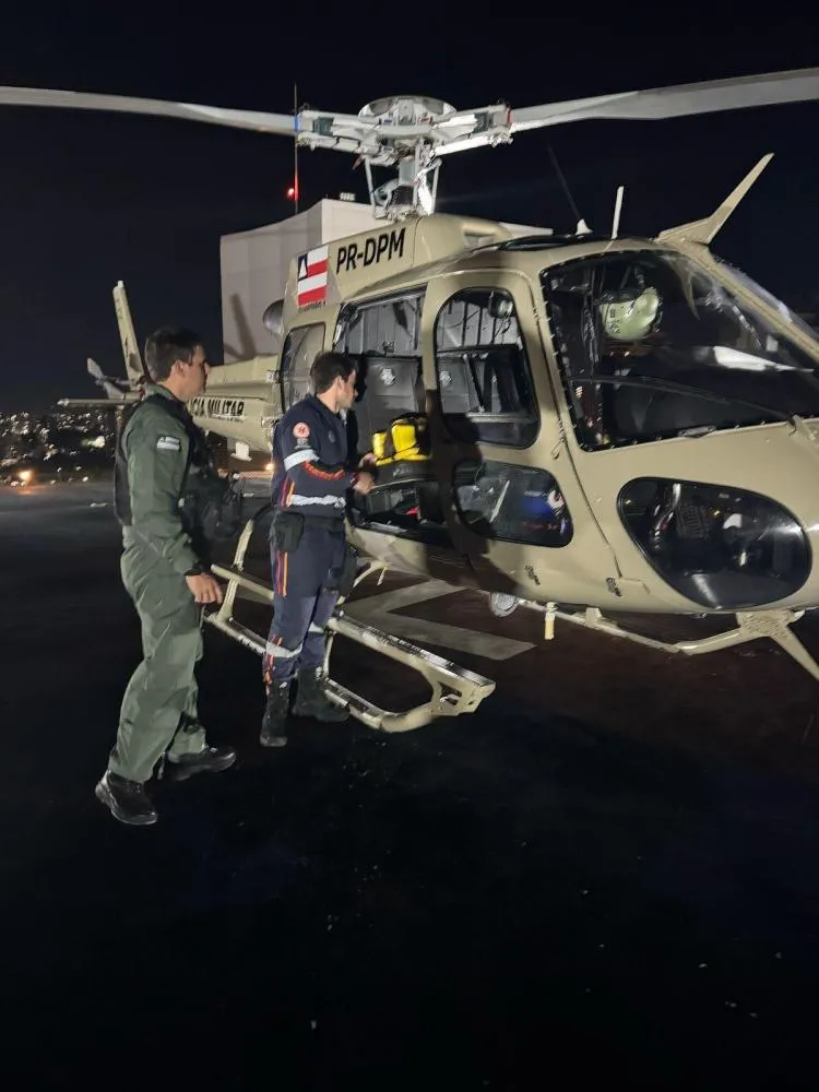 Helicóptero da PM realiza resgate de idosa em Vera Cruz