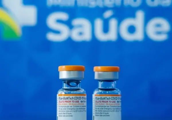 Brasil recebe 1,3 milhão de doses da nova vacina contra a Covid-19