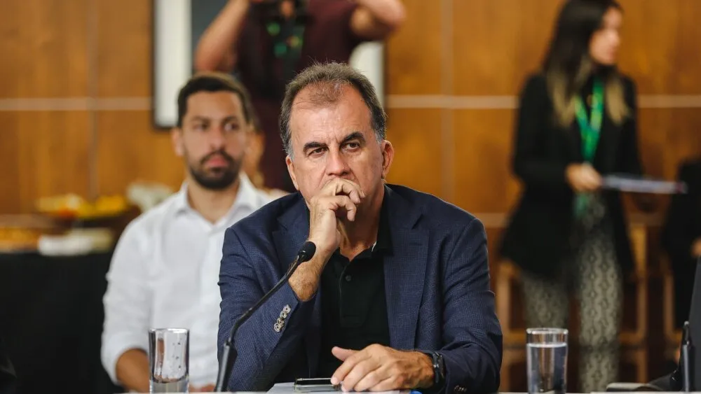 Fábio Mota revela andamento da SAF do Vitória: “Próxima reunião será no dia 8”