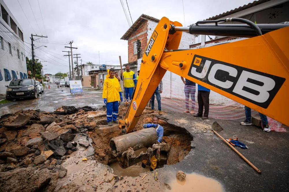 Mobilização de equipes da Prefeitura de Lauro de Freitas reduzem impactos das chuvas 