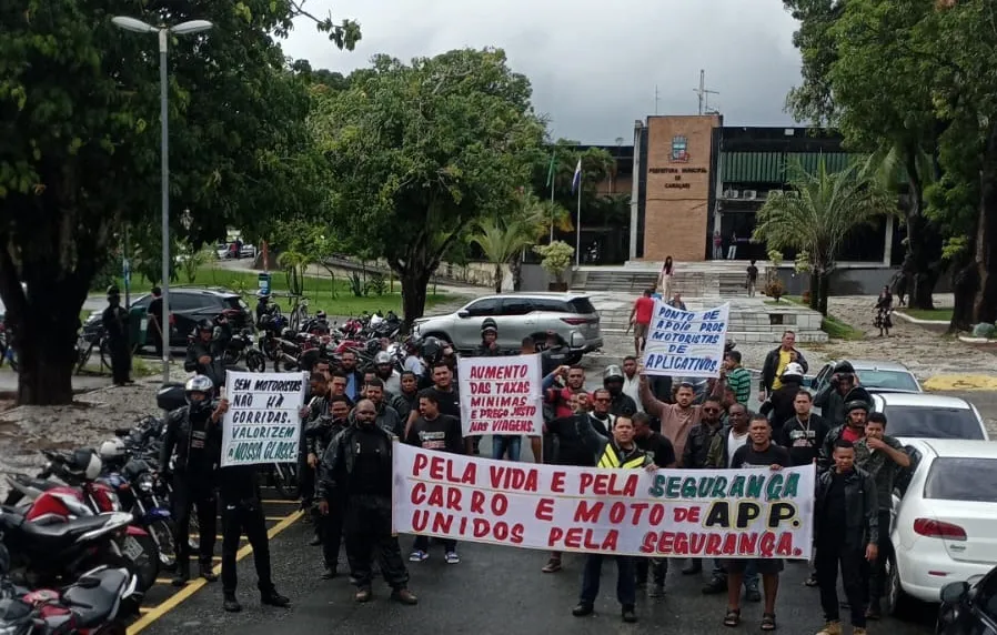 Profissionais de aplicativo protestam por segurança, melhoria dos repasses e condições trabalho 