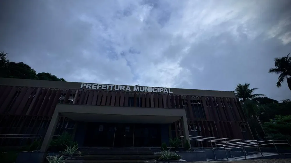 Prefeitura emite alerta de chuvas intensas e reforça canais de emergência