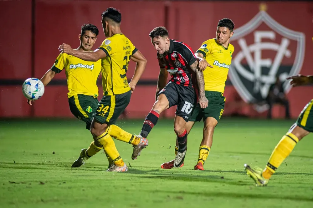 Vitória empata com Defensa y Justicia e mantém jejum na Sul-Americana