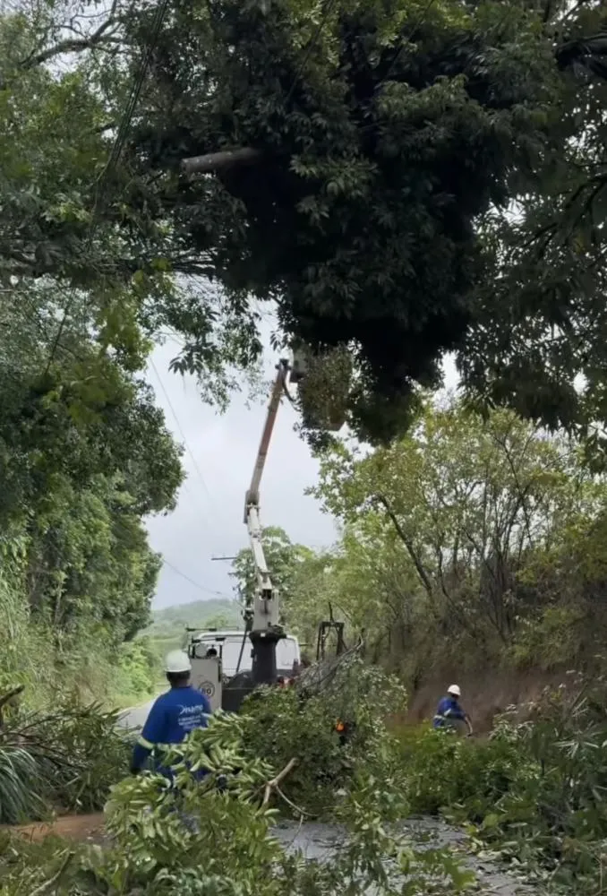 Moradores sofrem com a falta de água e de energia elétrica em alguns bairros