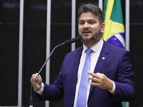 Maioria dos deputados baianos vota por brecha que pode beneficiar Bolsonaro