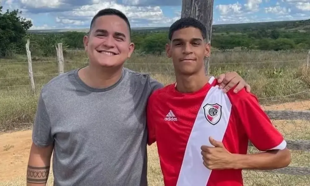 Luva de Pedreiro volta a atacar ex-agente na Record: 'Se aproveitou'