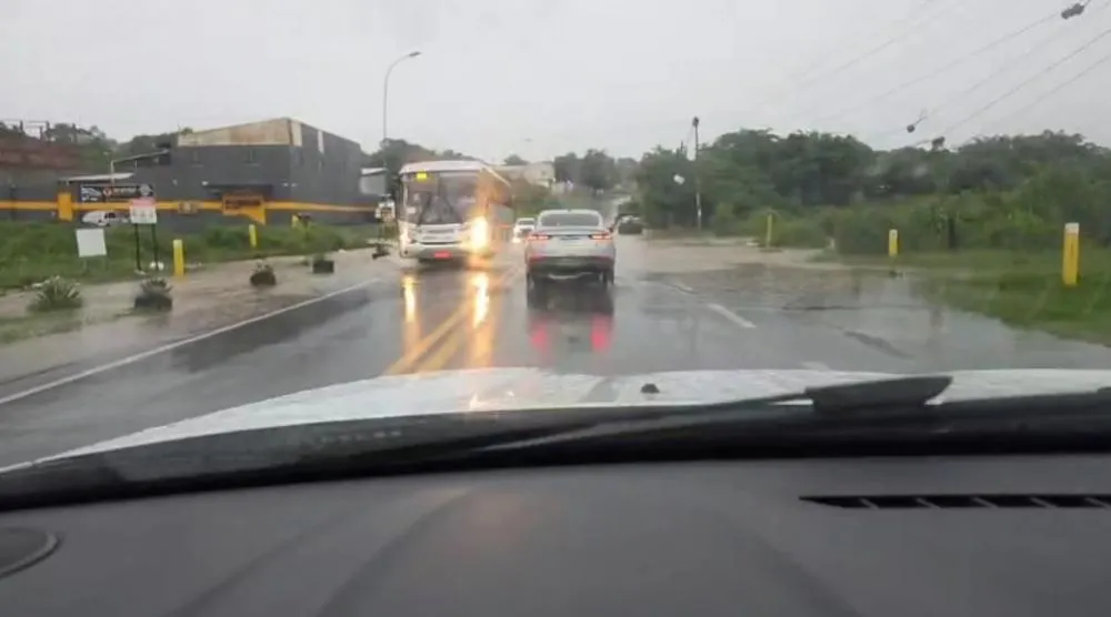 Mata de São João e outros 110 municípios seguem em alerta por risco de chuva na Bahia