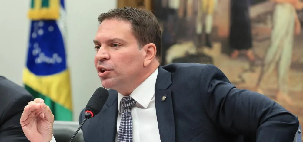 Por unanimidade, STF derruba decisão da Câmara e mantém processo contra Ramagem