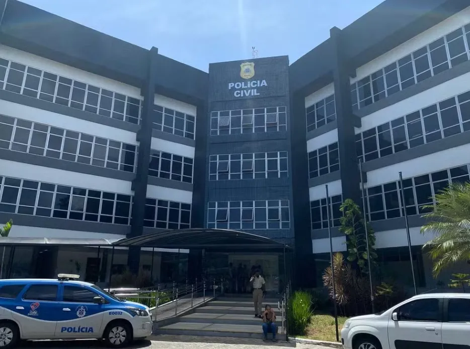 Ossada é encontrada em contêiner de lixo de prédio na Pituba