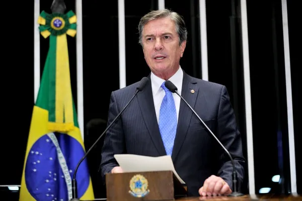STF suspende passaporte diplomático de Collor como parte de restrições na prisão domiciliar