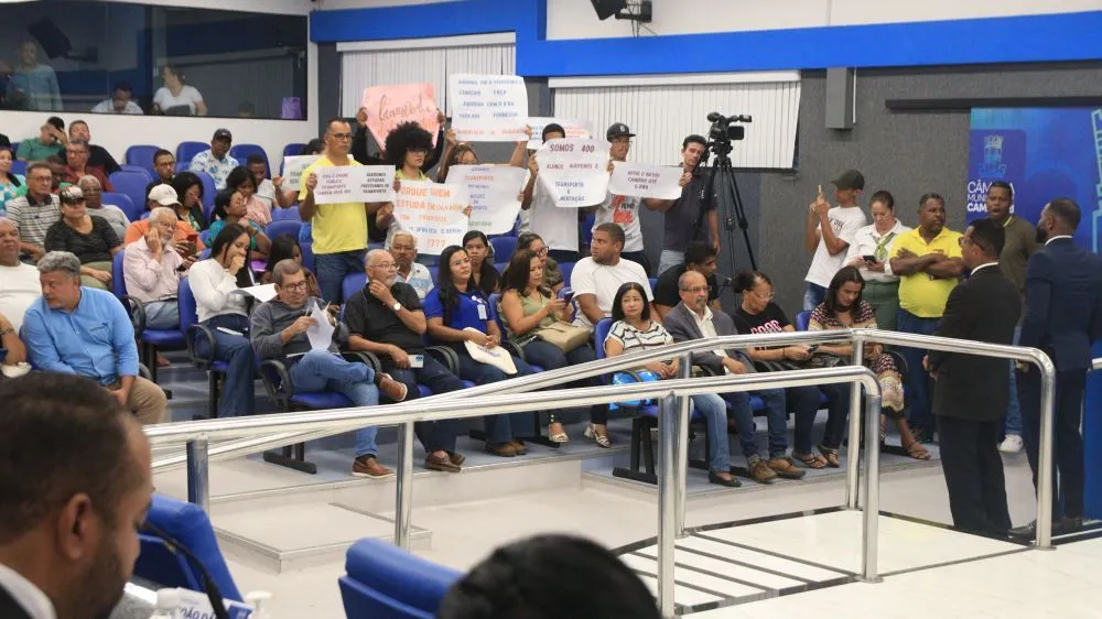 Alunos do IFBA protestam na Câmara por direito a transporte
