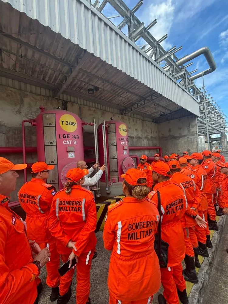 Bombeiros visitam empresas do Polo Petroquímico
