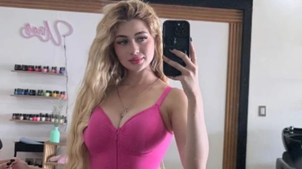 Influenciadora é morta a tiros em shopping enquanto fazia live no TikTok