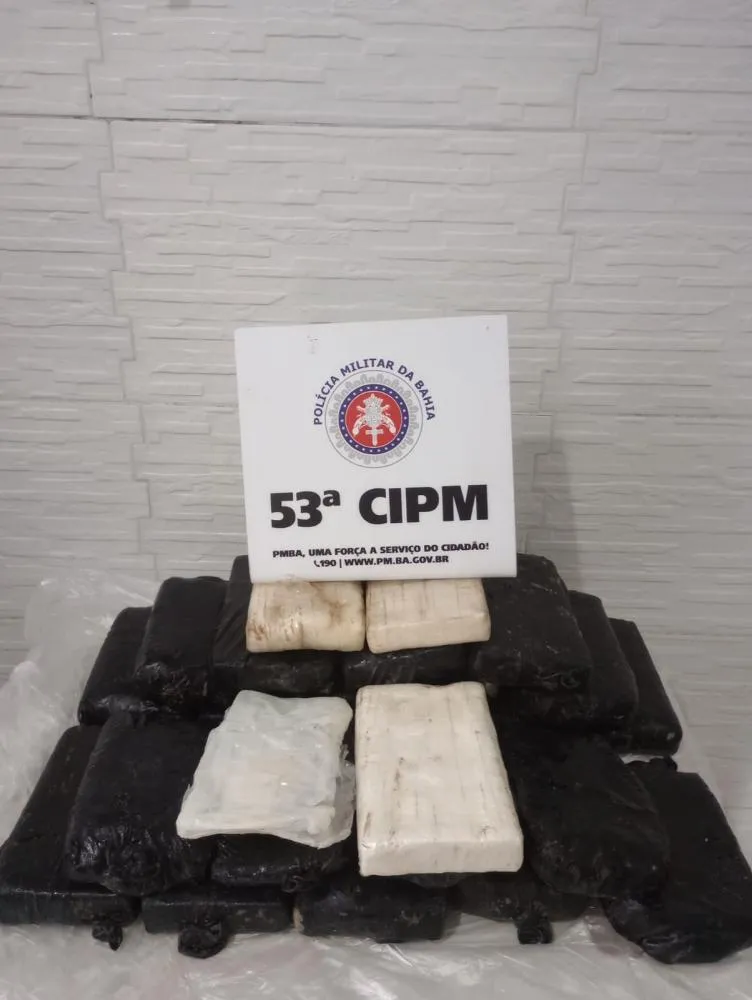 Carga de cocaína avaliada em R$ 1,5 milhão aparece em praia de Sauípe 