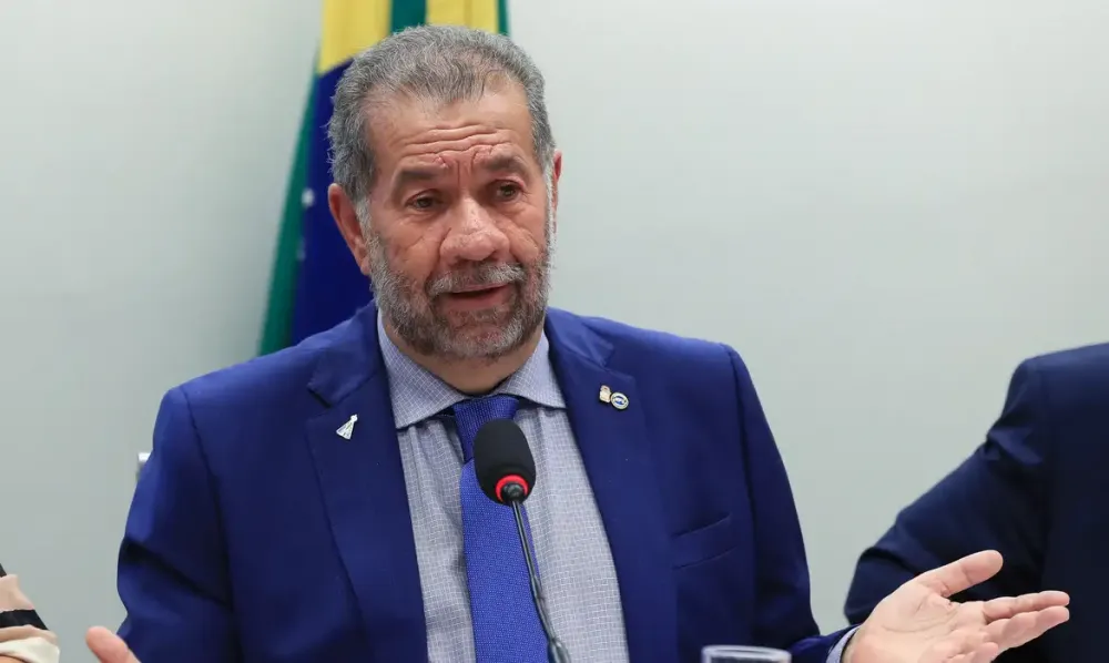  Lupi volta ao comando do PDT com discussão sobre apoio ao governo e INSS 