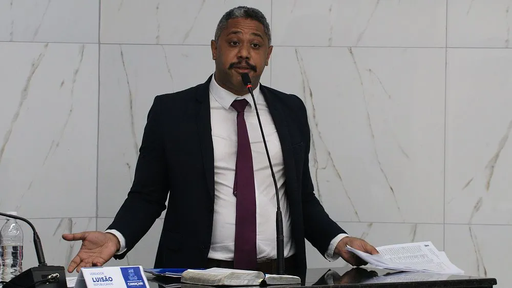Vereador Jamessom chama Caetano de “prefeito reborn” e diz que quem manda na cidade é a esposa dele
