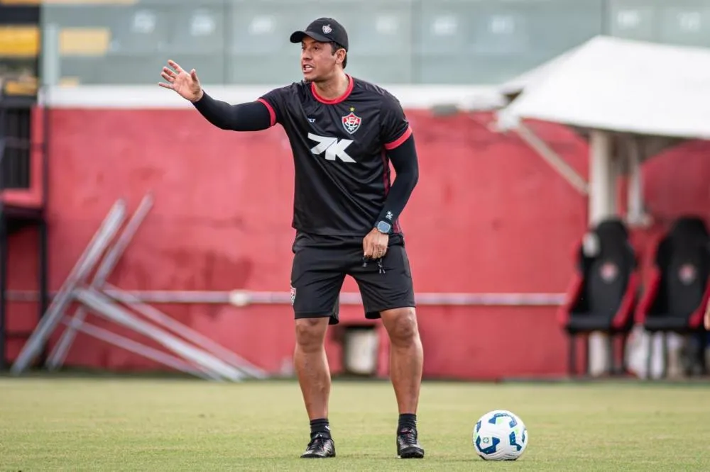 Com trabalhos no Barradão, Vitória avança para duelo com o Santos