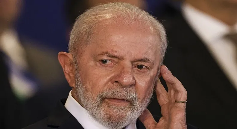 Lula tem crise de labirintite e passa por exames em Brasília