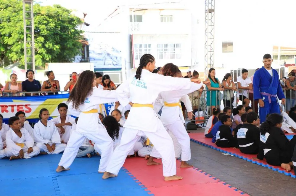 Mata de São João realiza 1º Campeonato de Karatê Escolar