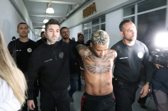 MC Poze declara ligação com o facção e é transferido para Bangu