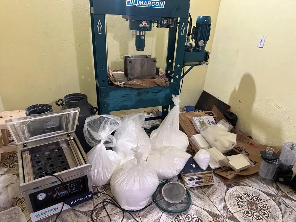 Laboratório de drogas é descoberto e desarticulado pela PM em Monte Gordo