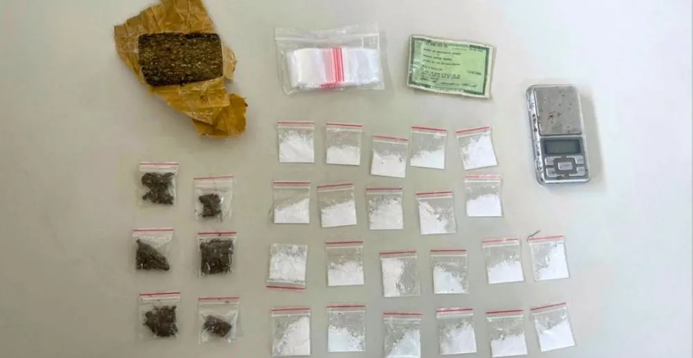 Homem é preso com drogas no Jardim Alvorada, em Dias d’Ávila