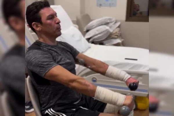 Ex-zagueiro Lúcio mostra evolução na fisioterapia após acidente que queimou parte do corpo