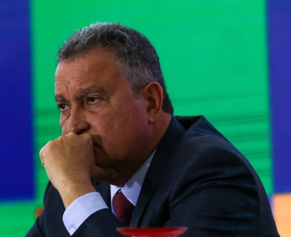 Chefe da CGU diz que Rui Costa 'sabia do problema' no INSS