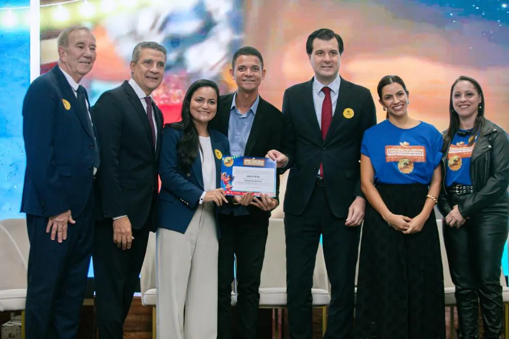 Lauro de Freitas recebe selo São João Pé no Chão por transparência em festejos juninos