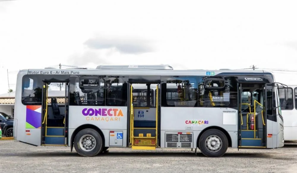 Ônibus do novo sistema emergencial de transporte coletivo passam por vistoria