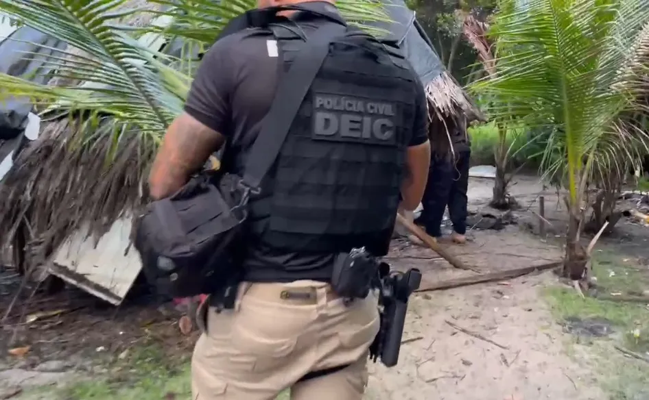Mulher é feita refém durante operação policial na Aldeia Hippie em Arembepe