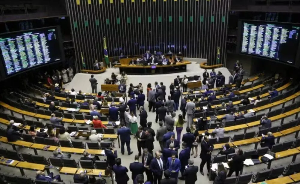 Câmara dá urgência a projeto que prevê derrubar alta do IOF