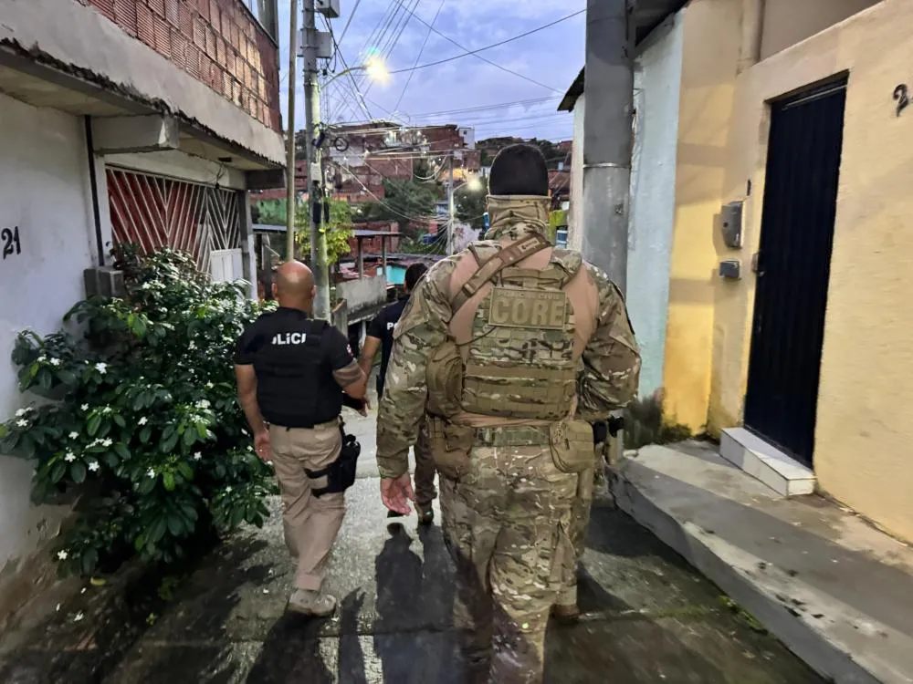 Doze envolvidos com tráfico de drogas e homicídios são presos em Salvador e Região Metropolitana