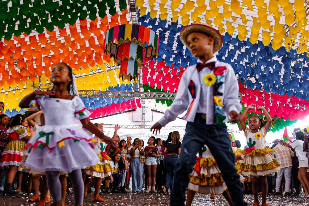 Escolas municipais encantam no primeiro dia de São João de Mata