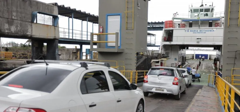 Ferry boat registra fila com mais de 2 horas de espera na manhã desta quinta 