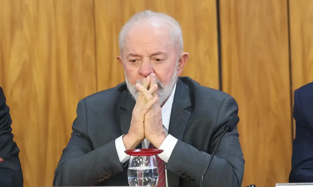 Lula admite impacto de fraudes do INSS na imagem do governo