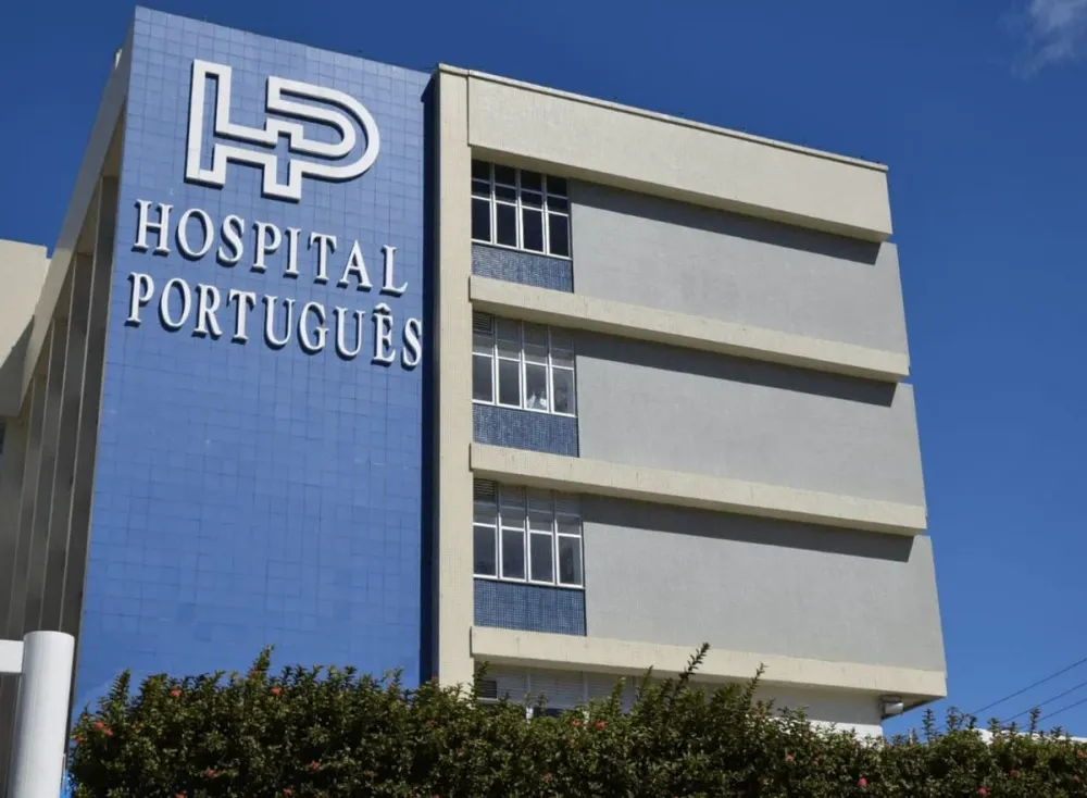 Duas funcionárias ficam feridas após queda de elevador no Hospital Português