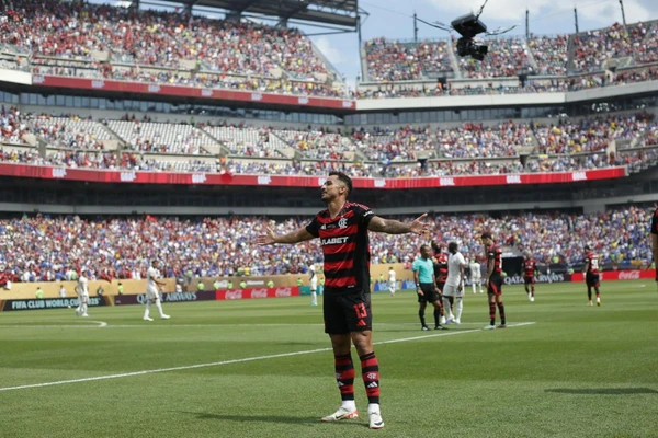 Flamengo vence o Chelsea de virada e se aproxima das oitavas do Mundial 