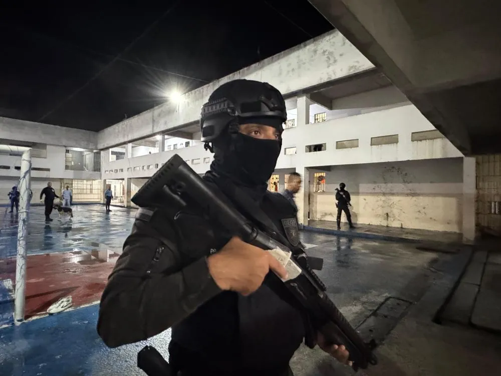 Seap deflagra operação no Conjunto Penal de Lauro de Freitas