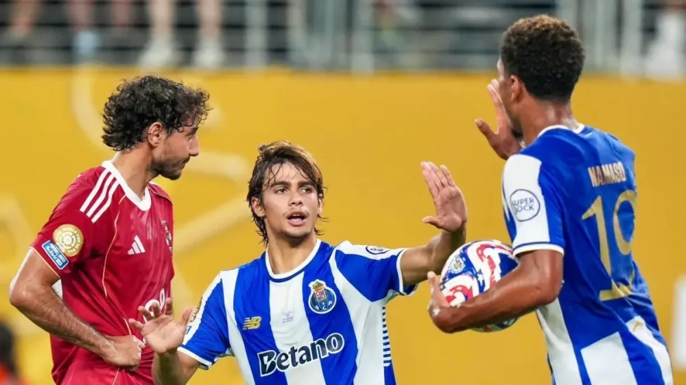 Porto e Al-Ahly fazem duelo insano com gols brasileiros e se despedem sem vitória