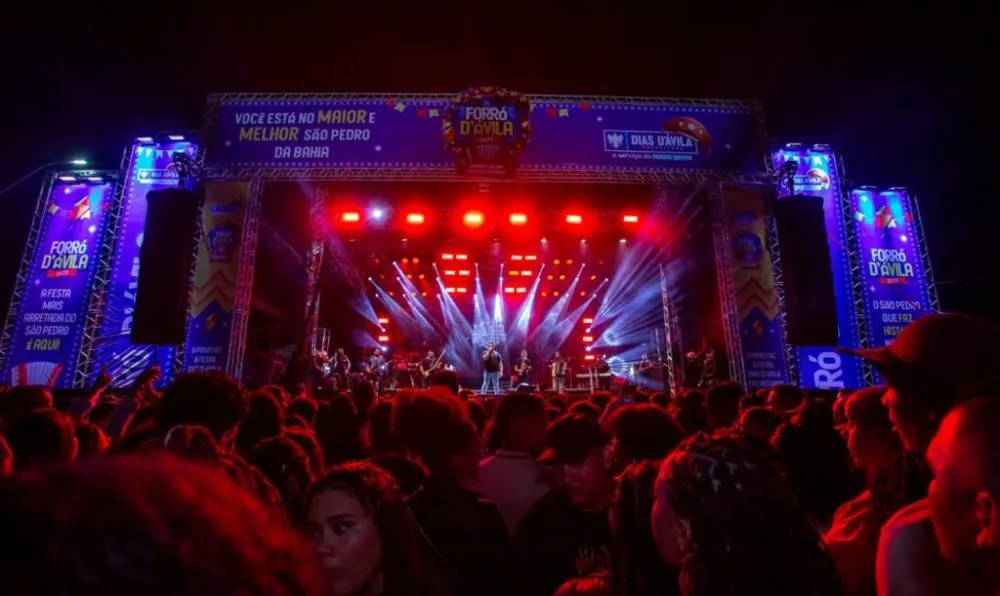 Alcymar Monteiro, Filomena Bagaceira e Fabrício Santos são as atrações do Forró d’Ávila neste sábado