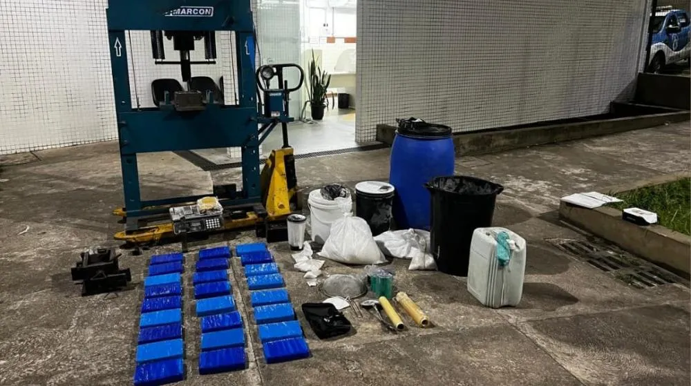 Laboratório de drogas é desarticulado pela PM em Salvador