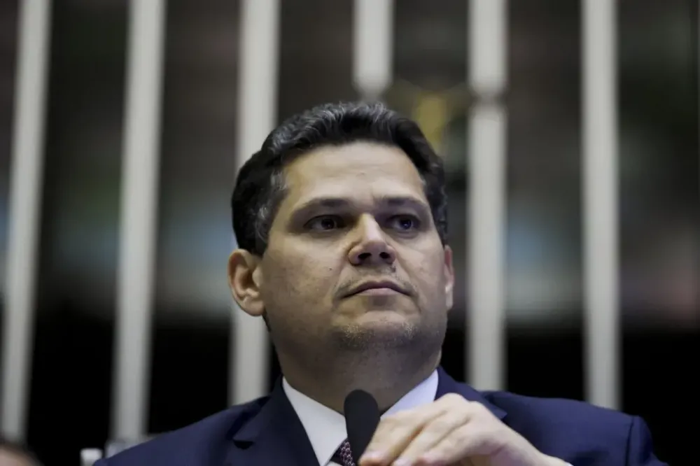 Alcolumbre garante aumento de deputados mesmo sem sanção de Lula