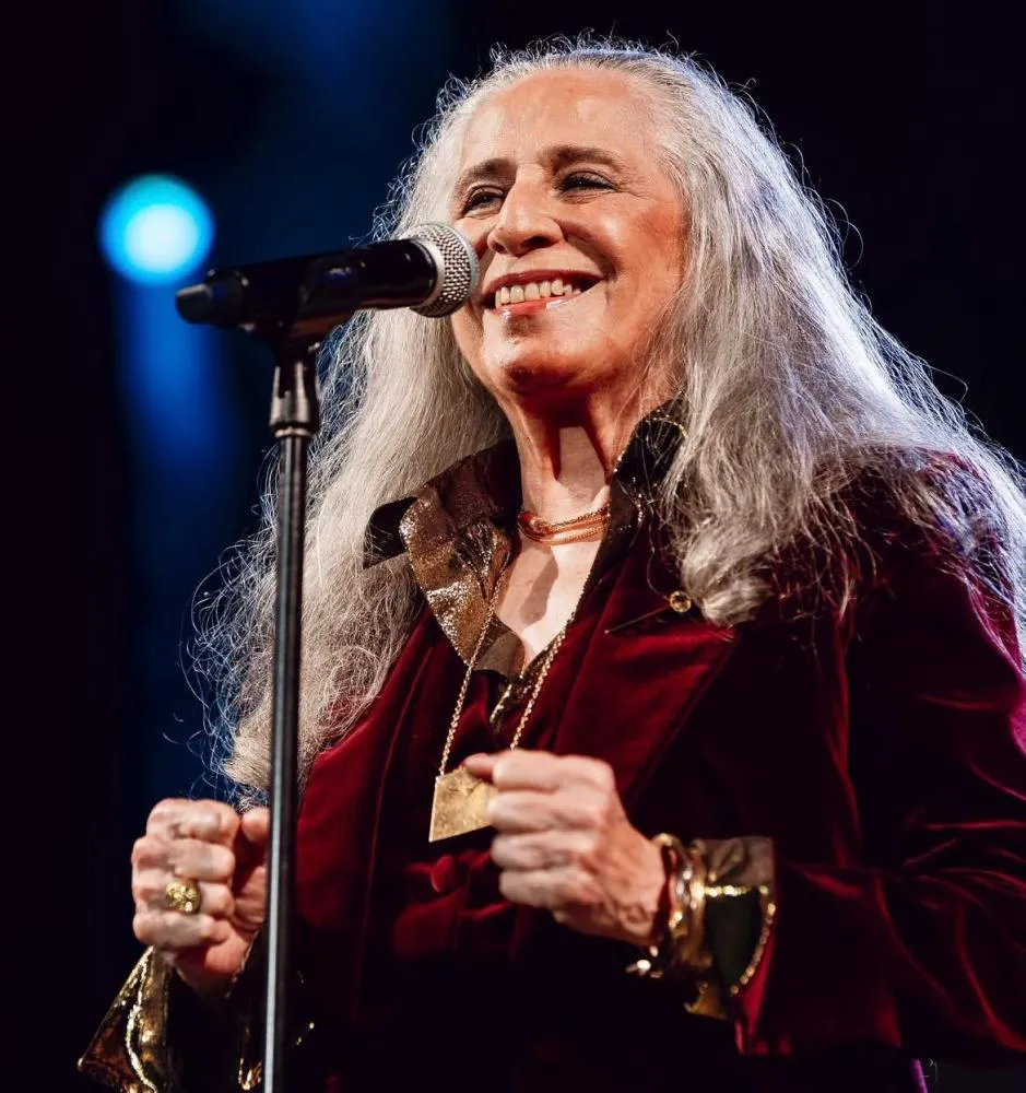 Ingressos para show extra de Maria Bethânia em Salvador começam a ser vendidos
