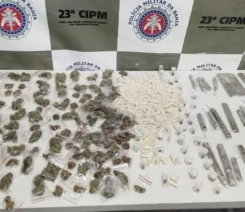 Suspeito de tráfico é preso pela PM em Tancredo Neves