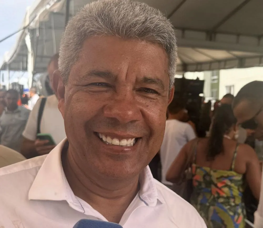 Jerônimo reafirma que vai pavimentar estrada entre sede e litoral; “palavra de governador”