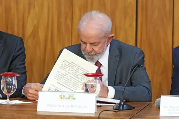 Após tarifas, Lula assina decreto que cria regras para Lei da Reciprocidade