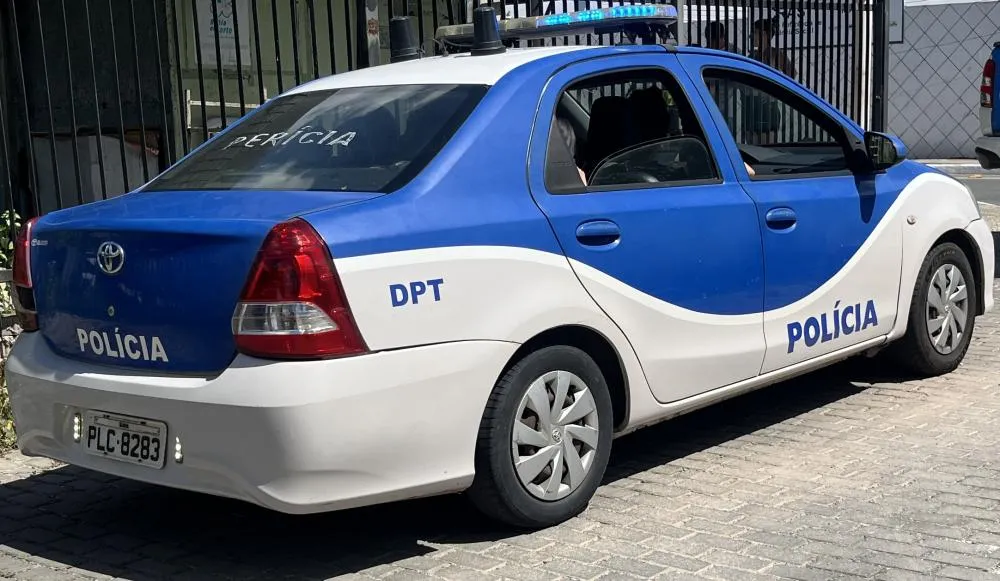 Jovem é encontrado morto dentro de apartamento em Camaçari