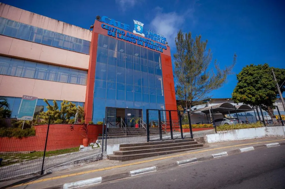 Prefeitura divulga tabela de vencimentos do magistério e comprova pagamento acima do piso nacional