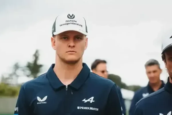 Schumacher negocia retorno as pistas com a Cadillac para 2026